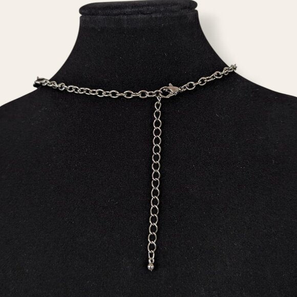 Black Floral Bezel Statement Necklace - Picture 5 of 6
